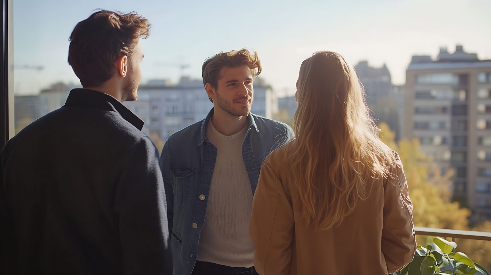 Можно ли любить двоих: психология, честные сценарии и что делать, если запутался в чувствах