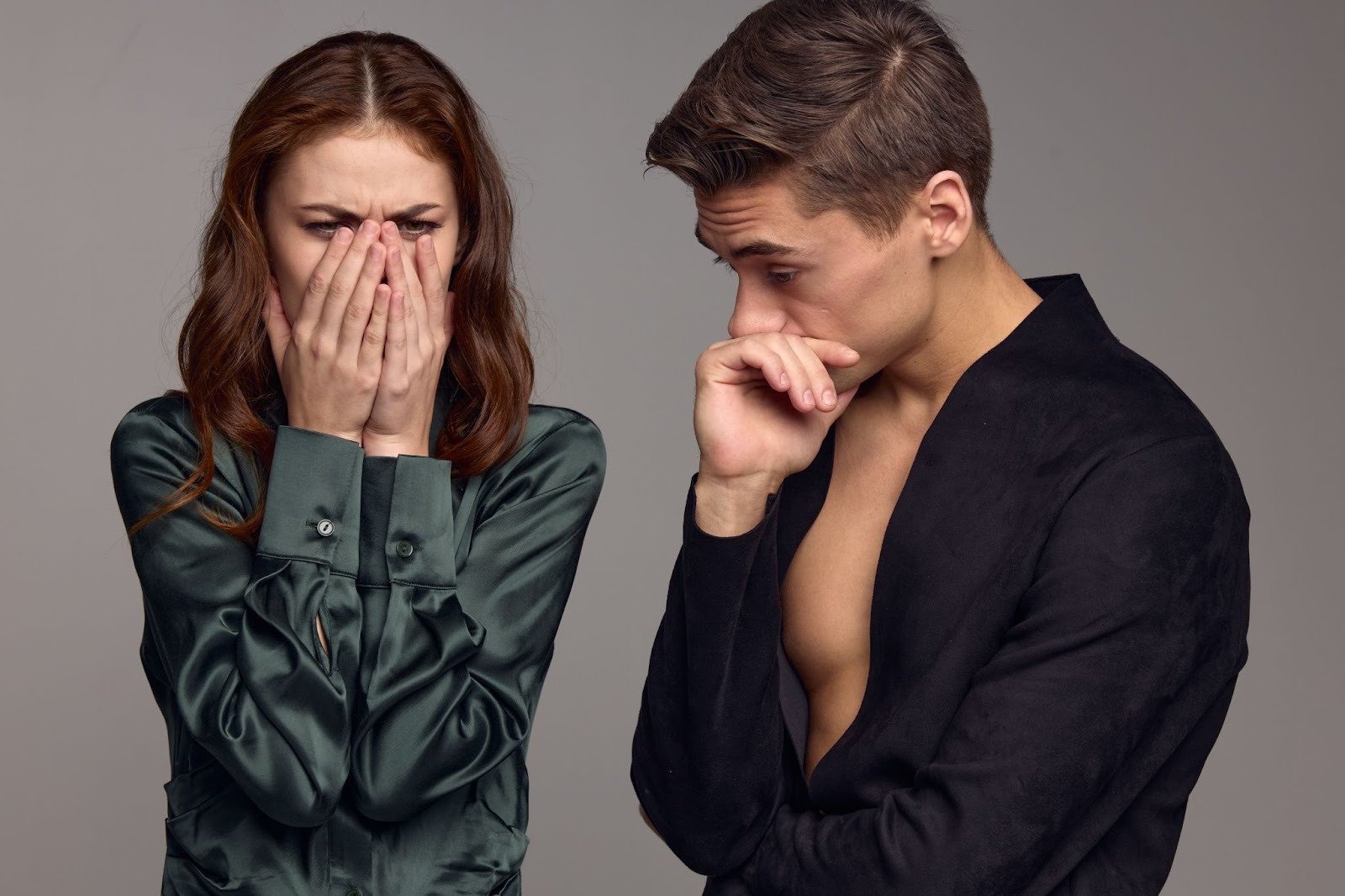 Пара ссорится из-за ревности и недоверия
