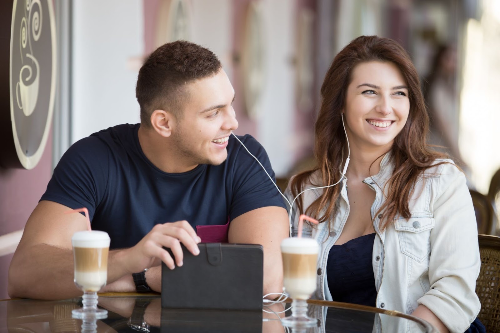 Как понять, что ты любишь человека: честные признаки, тест и советы психолога